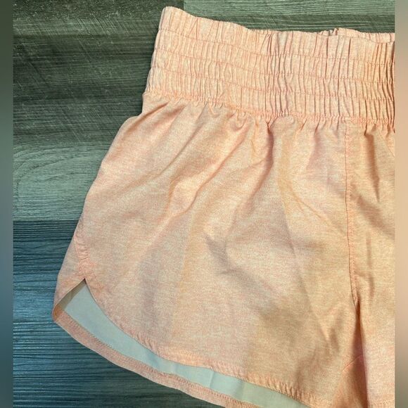 GAP Fit Runaround Short Mid Rise Lined Wicking Orange size XS - Picture 3 of 6